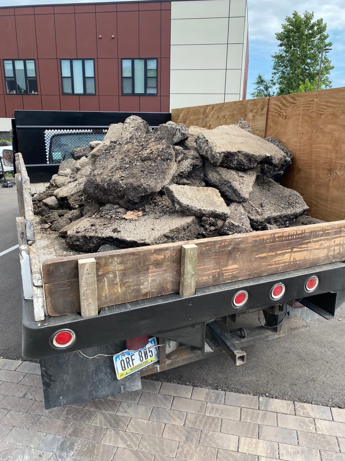 Hauling construction debris and cleanup
