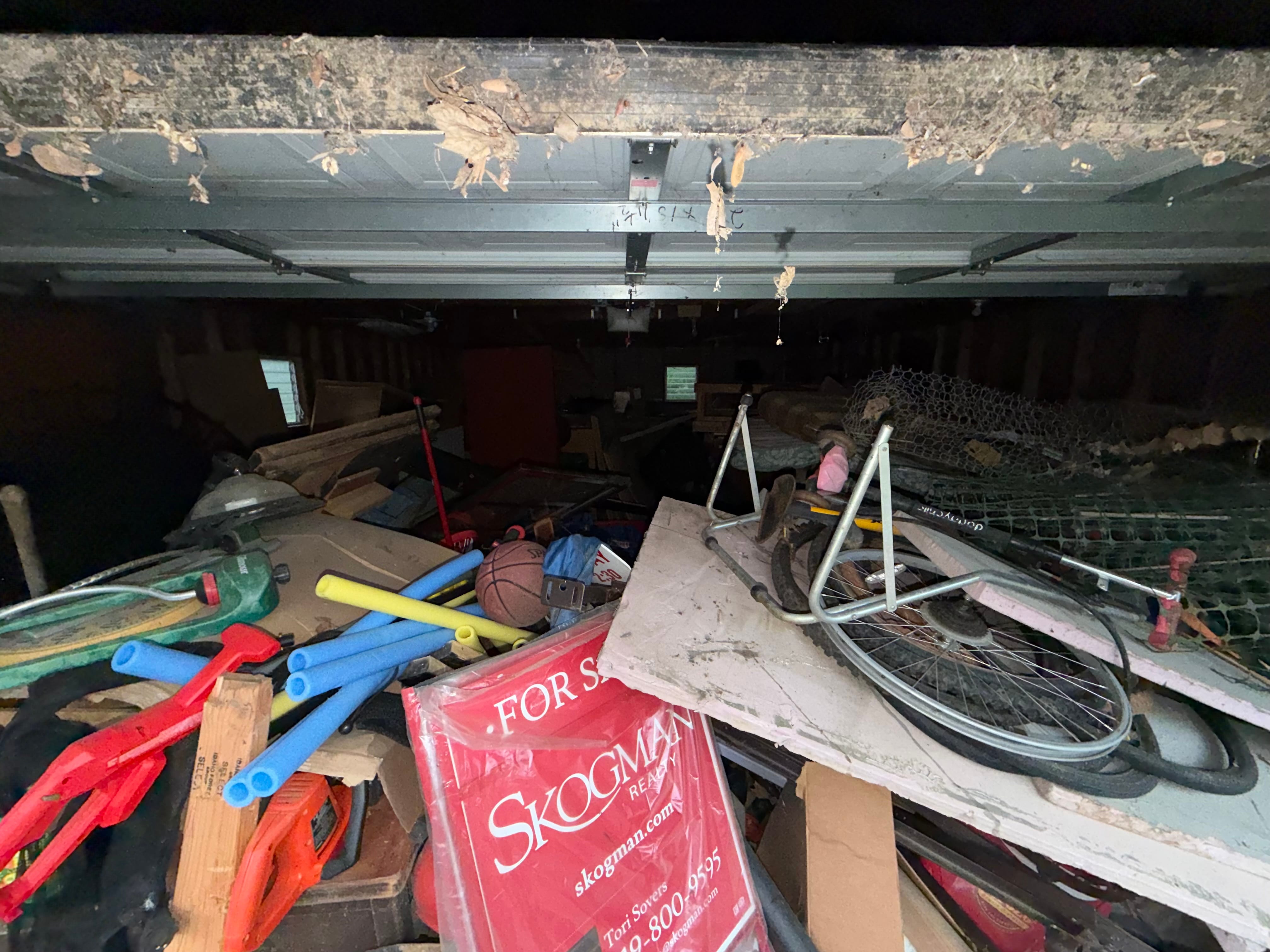 Garage cleanout and move-out hauling